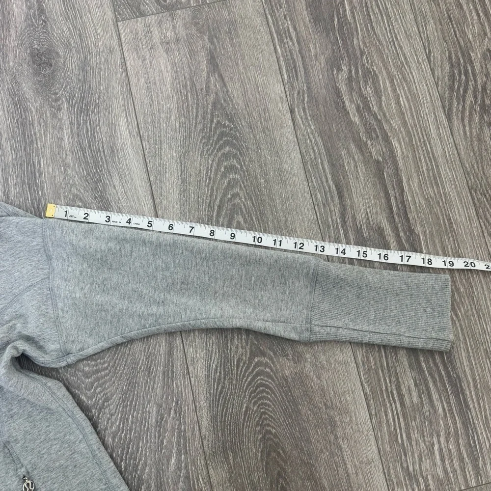 Lululemon Women's Rest Day Gray Cowl Neck Pullover Athletic Sweatshirt Size 4